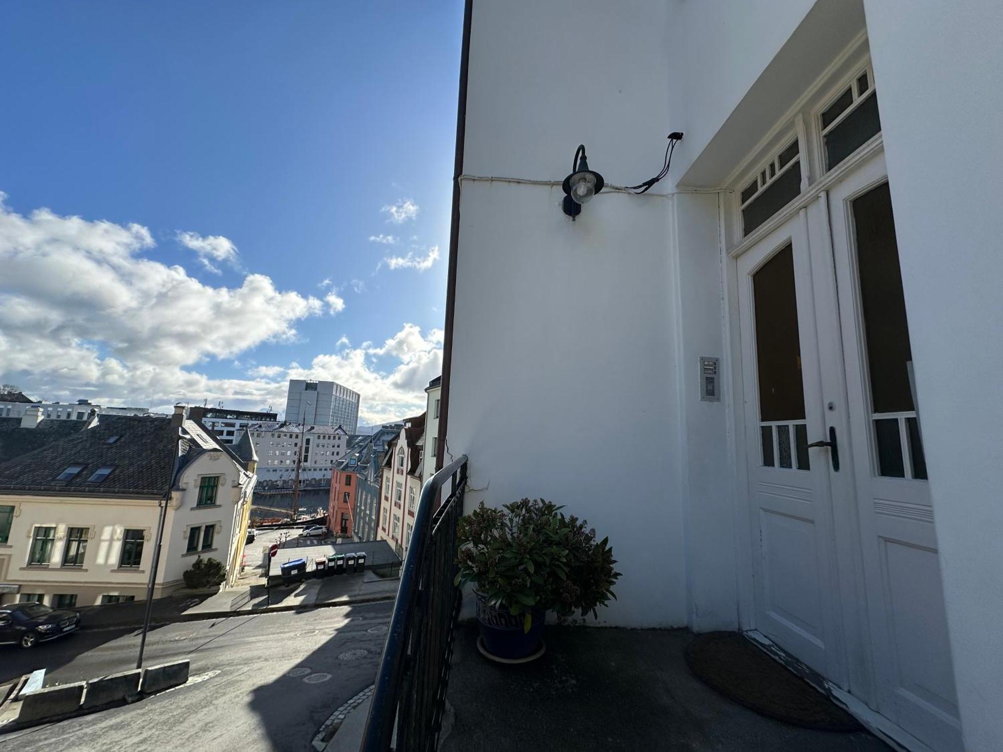 Stylish Big Jugend Art Nouveau Apartment With Balcony Heart Of Ålesund Exteriör bild
