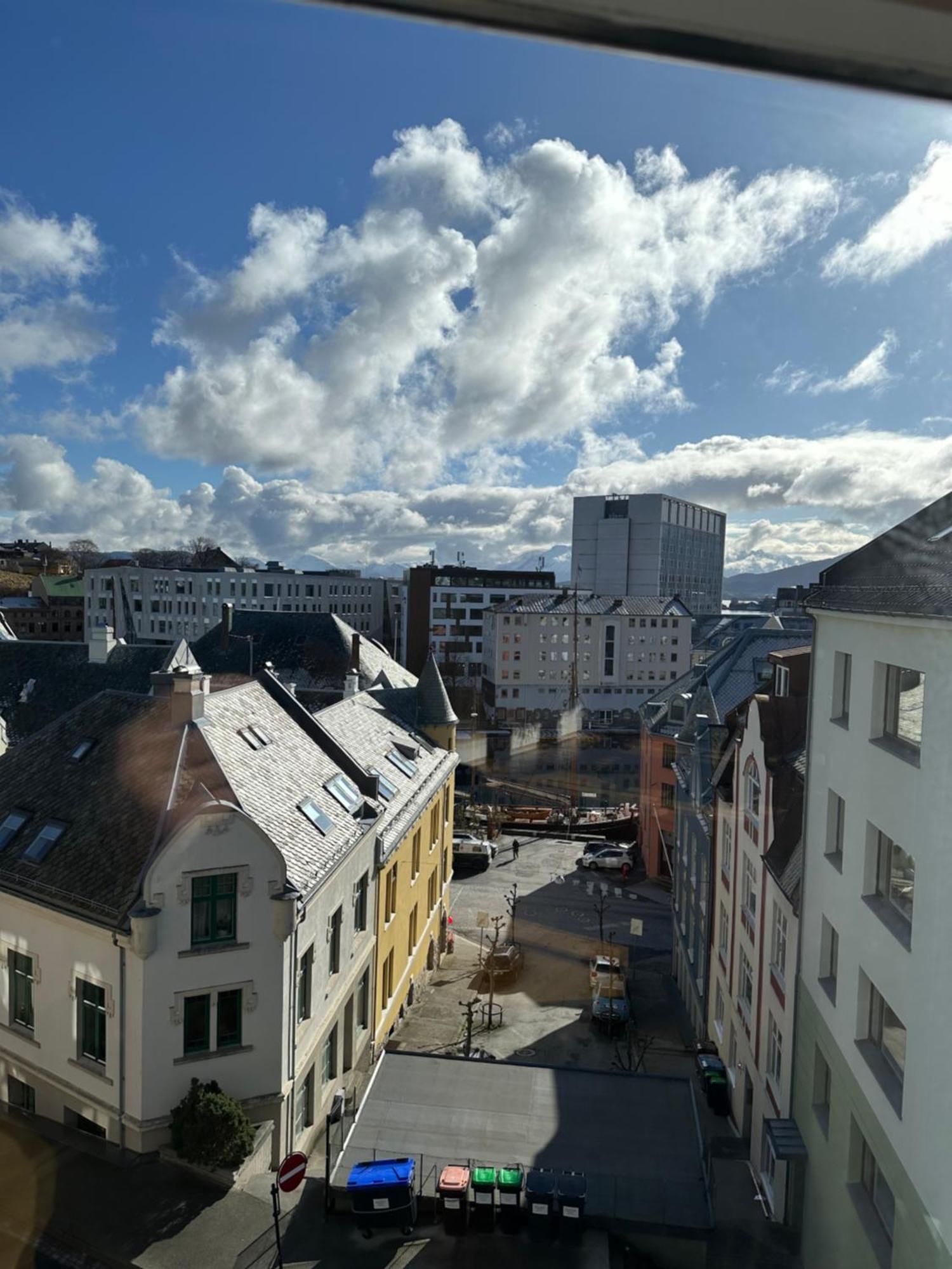 Stylish Big Jugend Art Nouveau Apartment With Balcony Heart Of Ålesund Exteriör bild