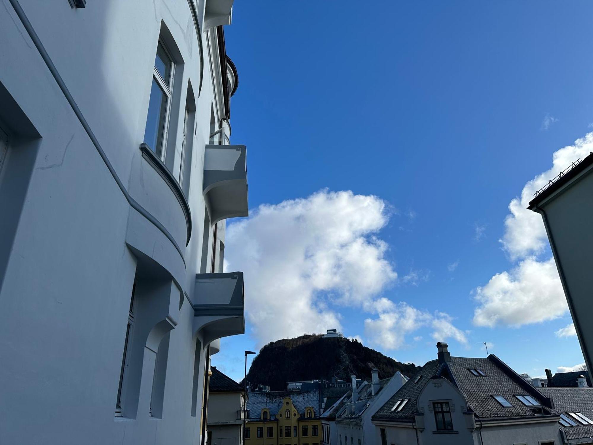 Stylish Big Jugend Art Nouveau Apartment With Balcony Heart Of Ålesund Exteriör bild