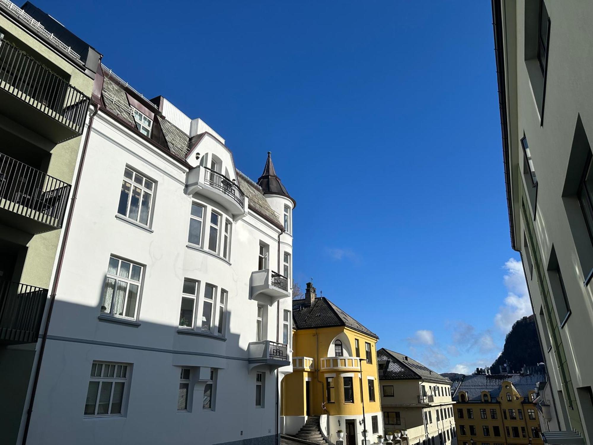 Stylish Big Jugend Art Nouveau Apartment With Balcony Heart Of Ålesund Exteriör bild